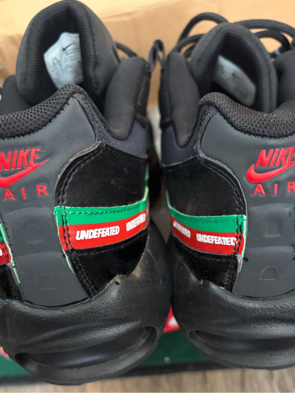Size - 9.5 Nike Air Max 95 /Undefeated collab Black/Red/Green Trainers - Picture 5 of 6
